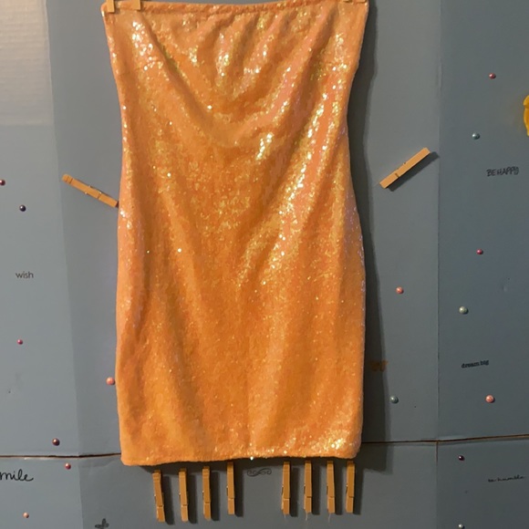 I bought this dress from Fashion Nova, Never Worn. - Picture 6 of 7